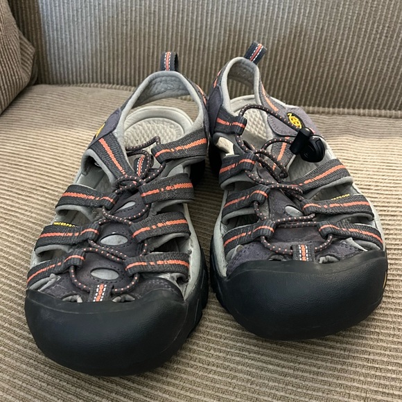 Keen waterproof sandals - size 8.5 - Picture 2 of 6